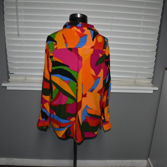 True Destinations Resortwear Set (Button up Shirt and Elastic Waist Shorts) - Picture 5 of 7